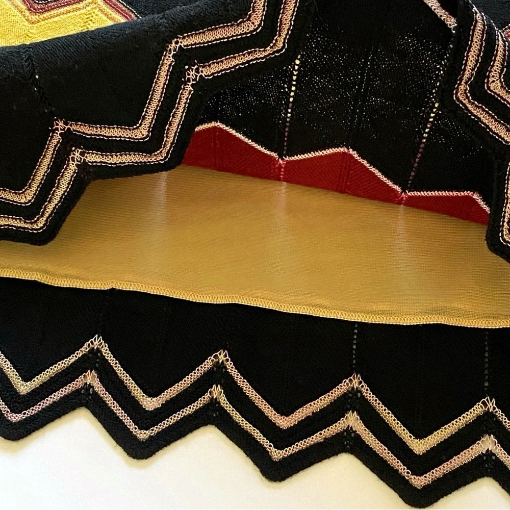 MISSONI black burgundy red gold zig zag print knit mini skirt - Picture 5 of 6